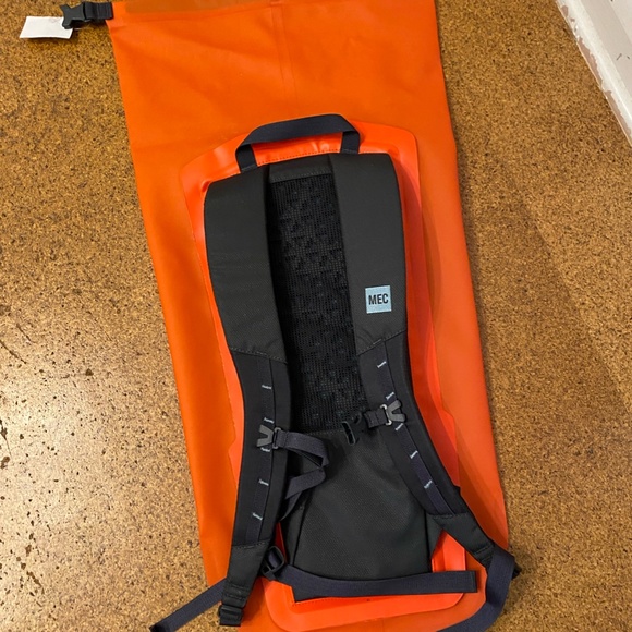 MEC Raptor 10 Dry pack (NWT) - Picture 2 of 5